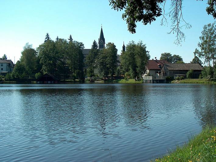 Ganze Wohnung, Ferienwohnung Brunner am See - Ferienwohnung in ruhiger Lage, in direkter Nähe zum Nageler See mit Dachterrasse in Nagel, Landkreis Wunsiedel im Fichtelgebirge