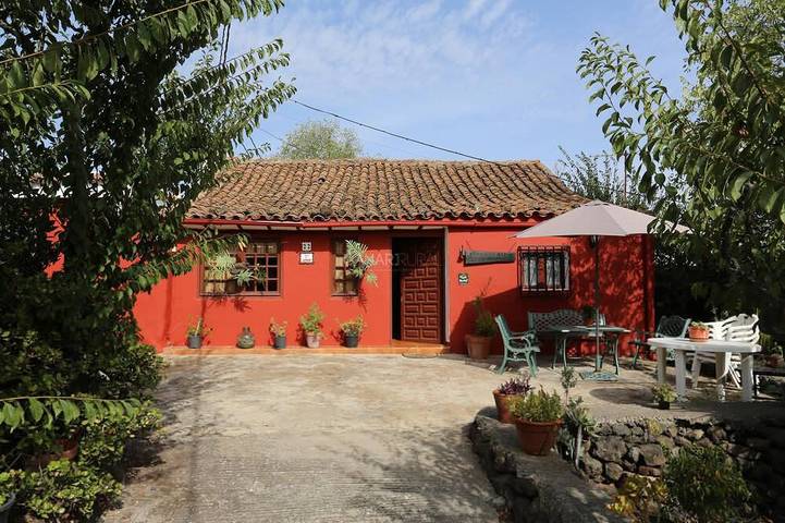 Cottage for 6 people, with garden and pool as well as balcony - 1