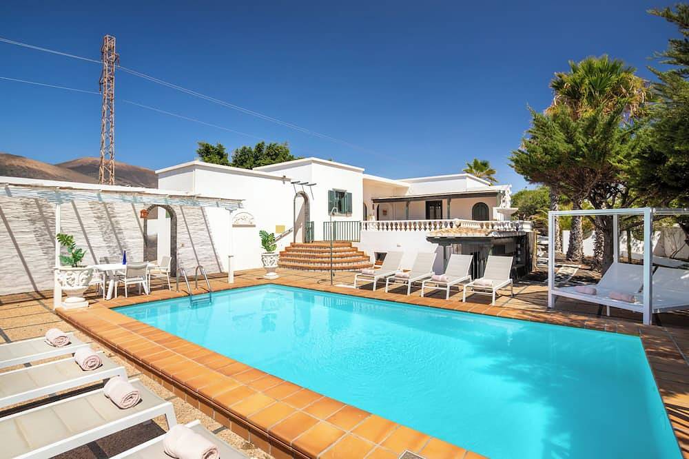 Villa Nicole, Macher, mit beheiztem Pool, Wlan und Panoramablick in Mácher, Tías