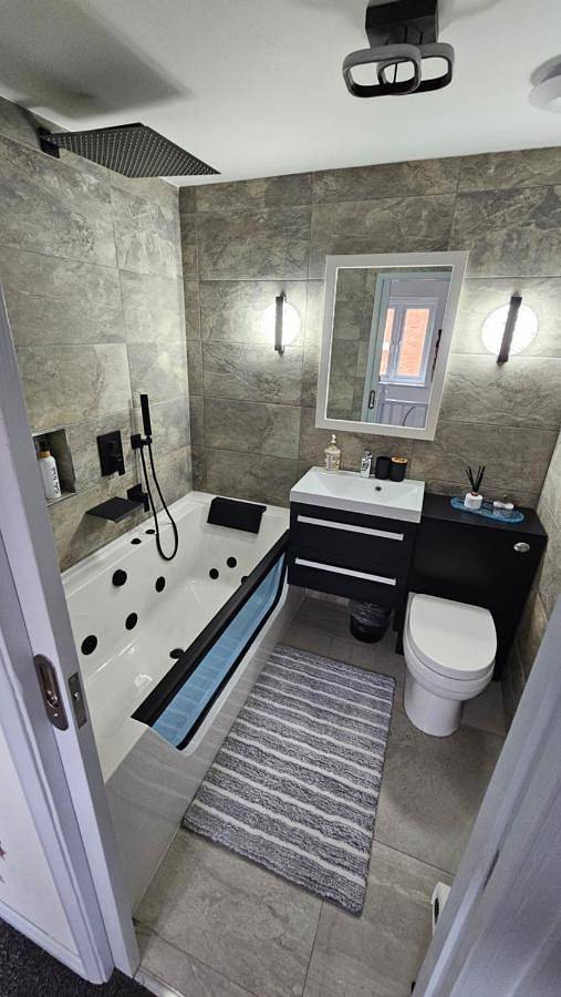 Location de vacances pour 5 personnes, avec jardin et jacuzzi à Northampton - 4