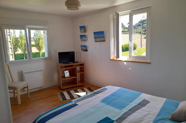 Location de vacances pour 4 personnes, avec terrasse et jardin à Plounévez-Lochrist - 3