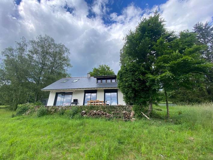 Location de vacances pour 6 personnes, avec jardin et vue dans Lac de Chaumeçon