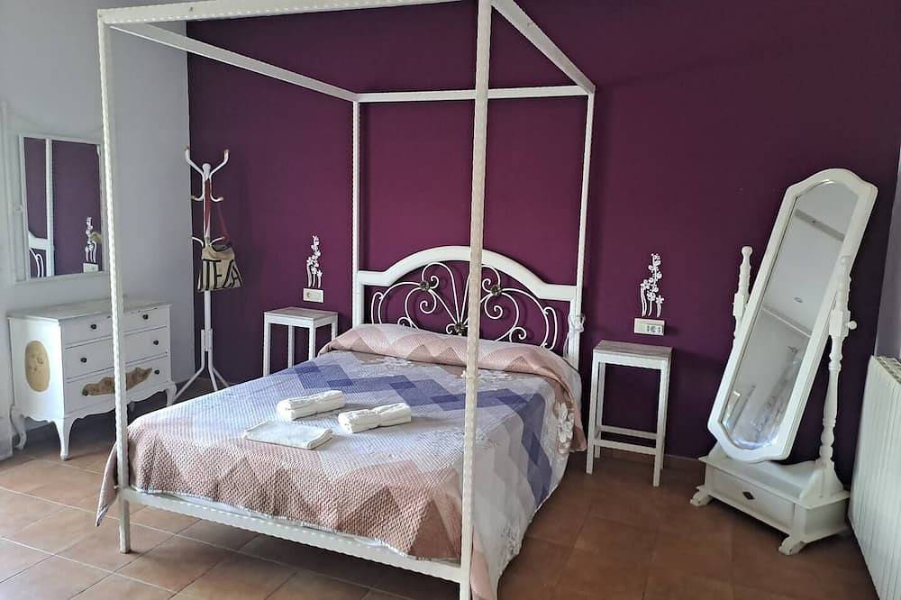 Villa Breda in Maçanet de la Selva, Costa Brava