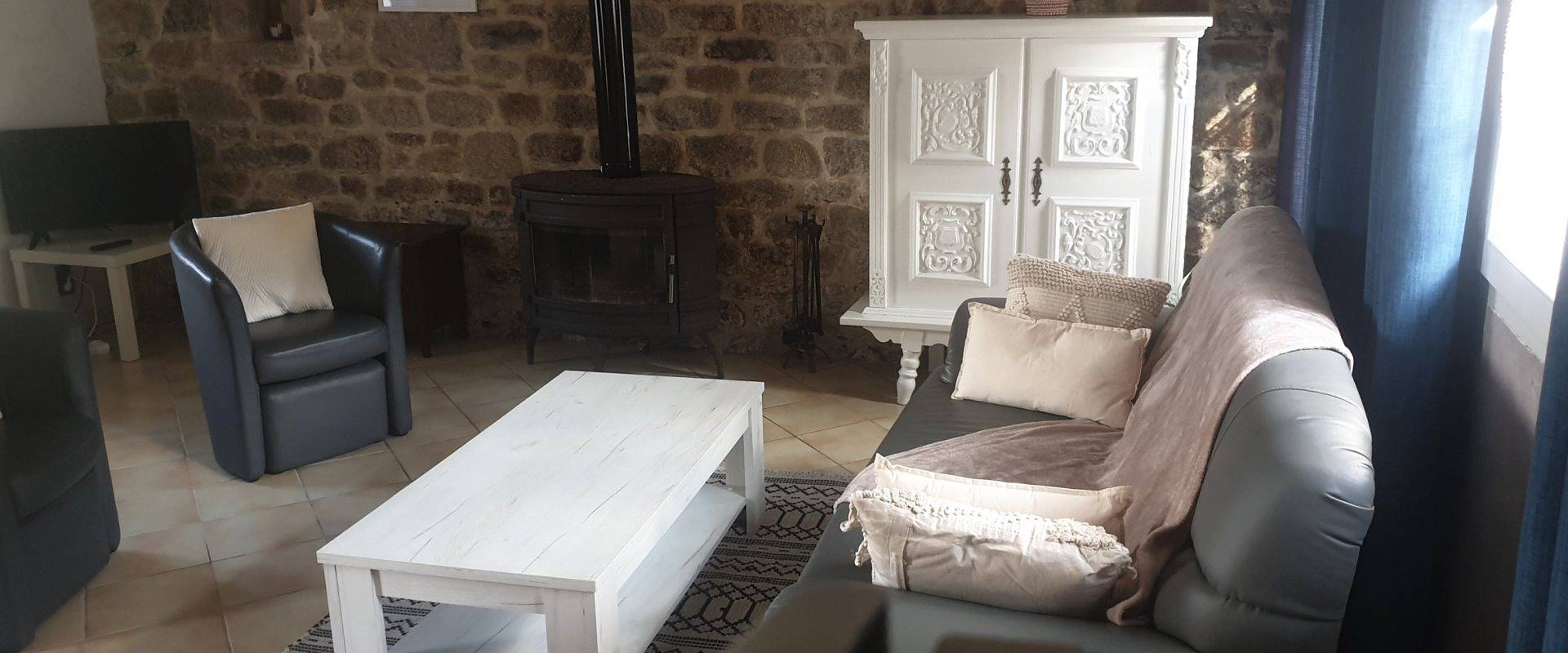 Gîte de caractère à la campagne, piscine chauffée in Ergué-Gabéric, Région de Quimper