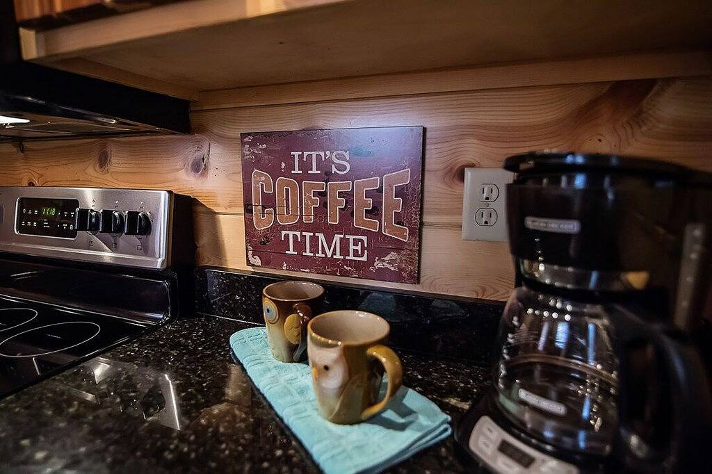 Log Cabin for 2 Guests in Hochatown, Broken Bow Lake