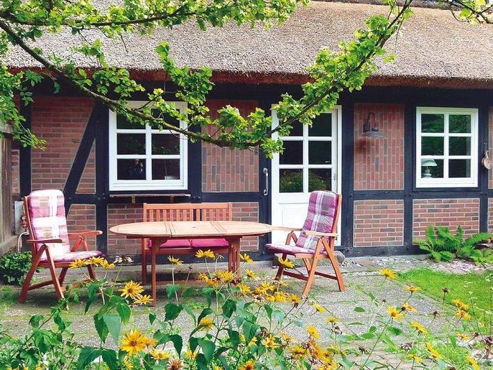 Ferienhaus für 4 Personen, mit Terrasse und Garten