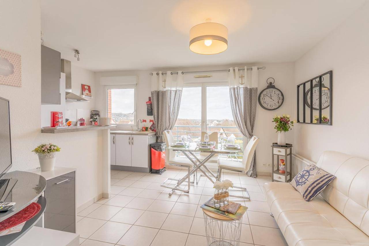 Appartement entier, One-Bedroom Apartment in Touques, Région de Lisieux