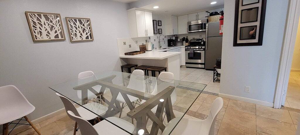 Ganze Wohnung, Mrs Mouse Townhouse Ferienwohnungen 🎢 Auf der anderen Straßenseite von Disneyland in Anaheim, Orange County