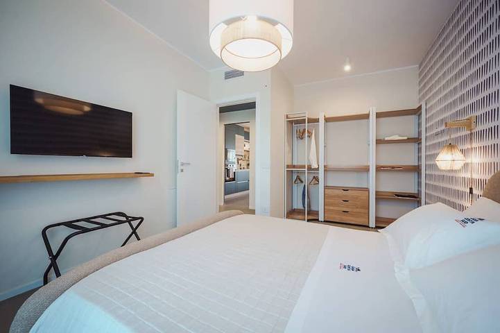 Ganze Wohnung, 2Br Apartment in Bari, Casa Costa Sud | Private Garden + BBQ + Full Kitchen in Bari, Bari Provinz