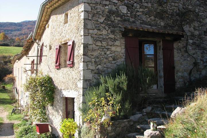 Location de vacances pour 7 personnes, avec Terrasse et Jardin à Bouvières