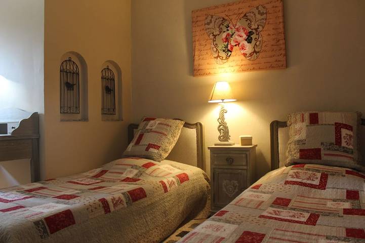 Atypical house in the south of Provence near Avignon, 4 persons in Carpentras, Vaucluse