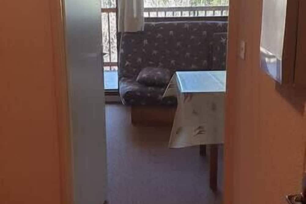 Entire apartment, Duplex lumineux et spacieux en plein centre bourg in Saint-Pierre-de-Chartreuse, Isère