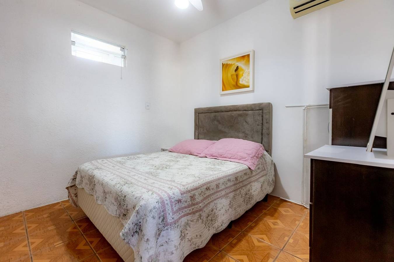 Casa com Churrasqueira e Rede a 210 m da Praia in Navegantes, Litoral Catarinense