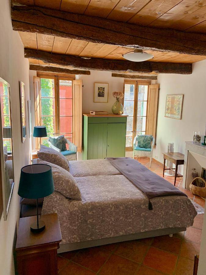Double Room with Private Bathroom in La Roquebrussanne, Région de Brignoles