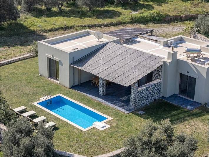 Ferienhaus für 4 Personen, mit Garten und Pool sowie Terrasse - 1