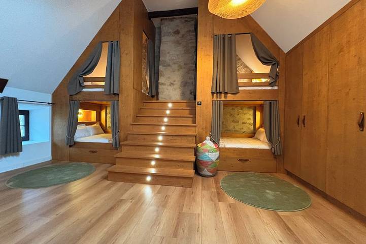 Gîte pour 8 personnes, avec jardin et jacuzzi à Lanobre - 2