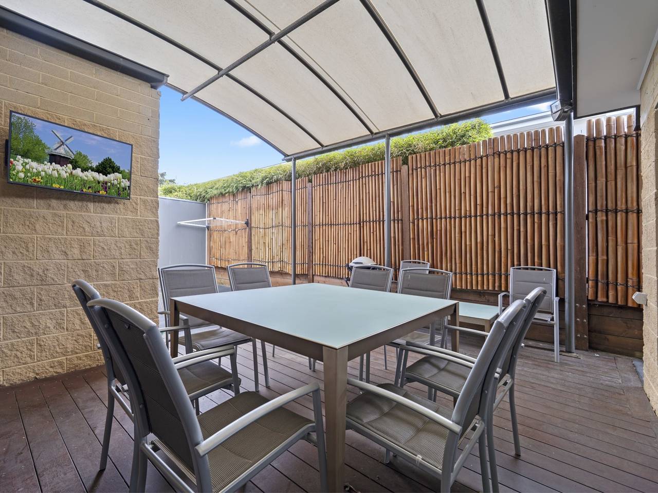 Entire apartment, Seaside 3-Bed Home, Direct Beach Access in Melbourne, Mornington Peninsula