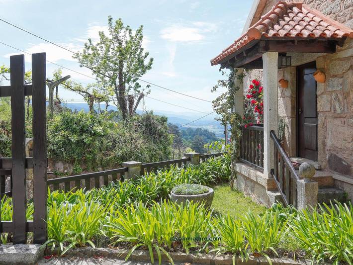 Casa dos Cabreiros de Cima | Vinha de Alvarinho | Antiguidades in Melgaço, Distrito de Viana do Castelo