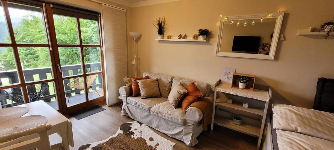 Ferienwohnung für 2 Personen, mit Garten und Ausblick sowie Balkon - 1