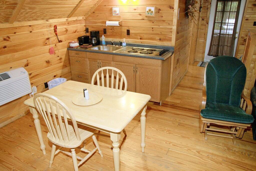 Kabine-Eigenes Badezimmer-Standard-Country Cottage in Hocking County