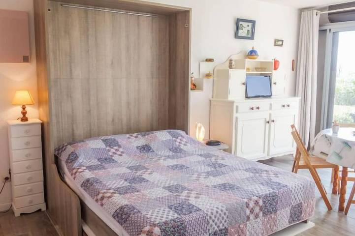 Gîte pour 4 personnes, avec piscine et terrasse dans Plage du pont tournant - 2