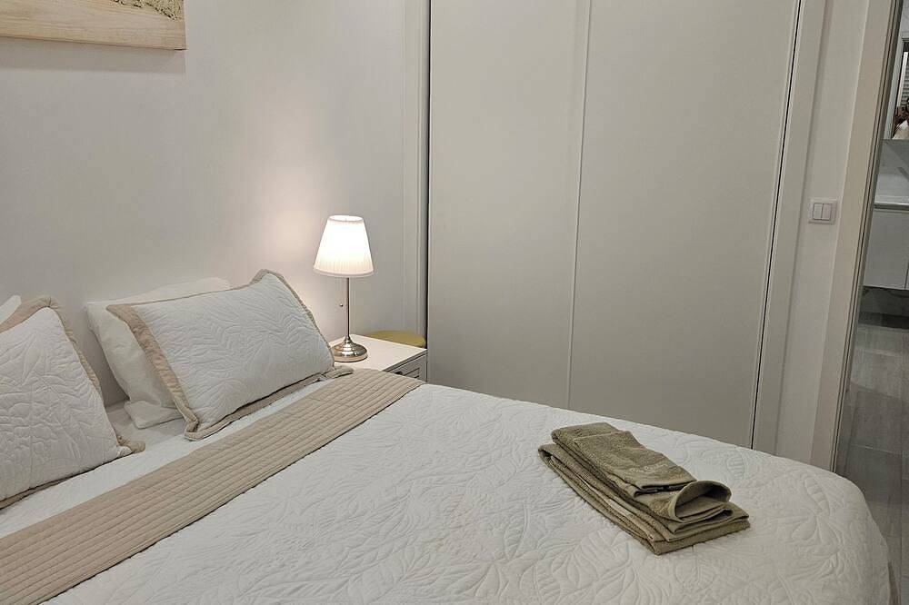 Apartamento entero, Me&You Apartment in Sesimbra , 300 mts from the beach with free parking. in Praia do Ouro, Sesimbra
