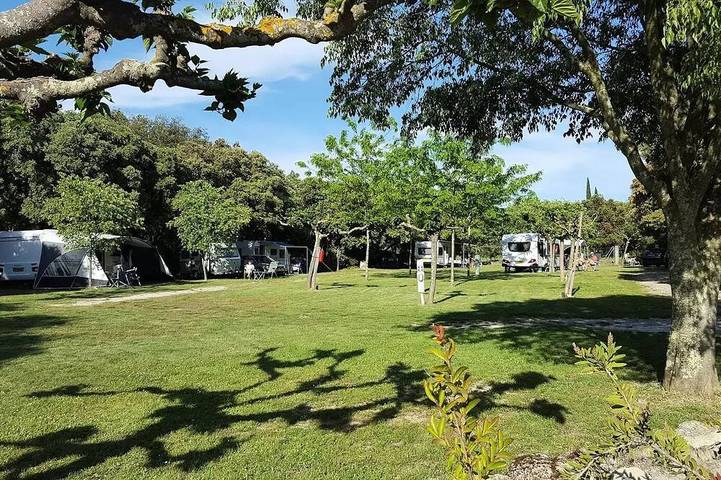 Mobil home pour 4 personnes, avec terrasse et piscine, animaux acceptés à Junas - 3