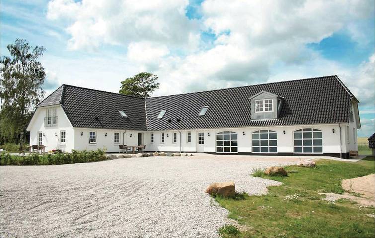 Ferienhaus für 16 Personen, mit Pool und Whirlpool sowie Sauna und Terrasse - 1