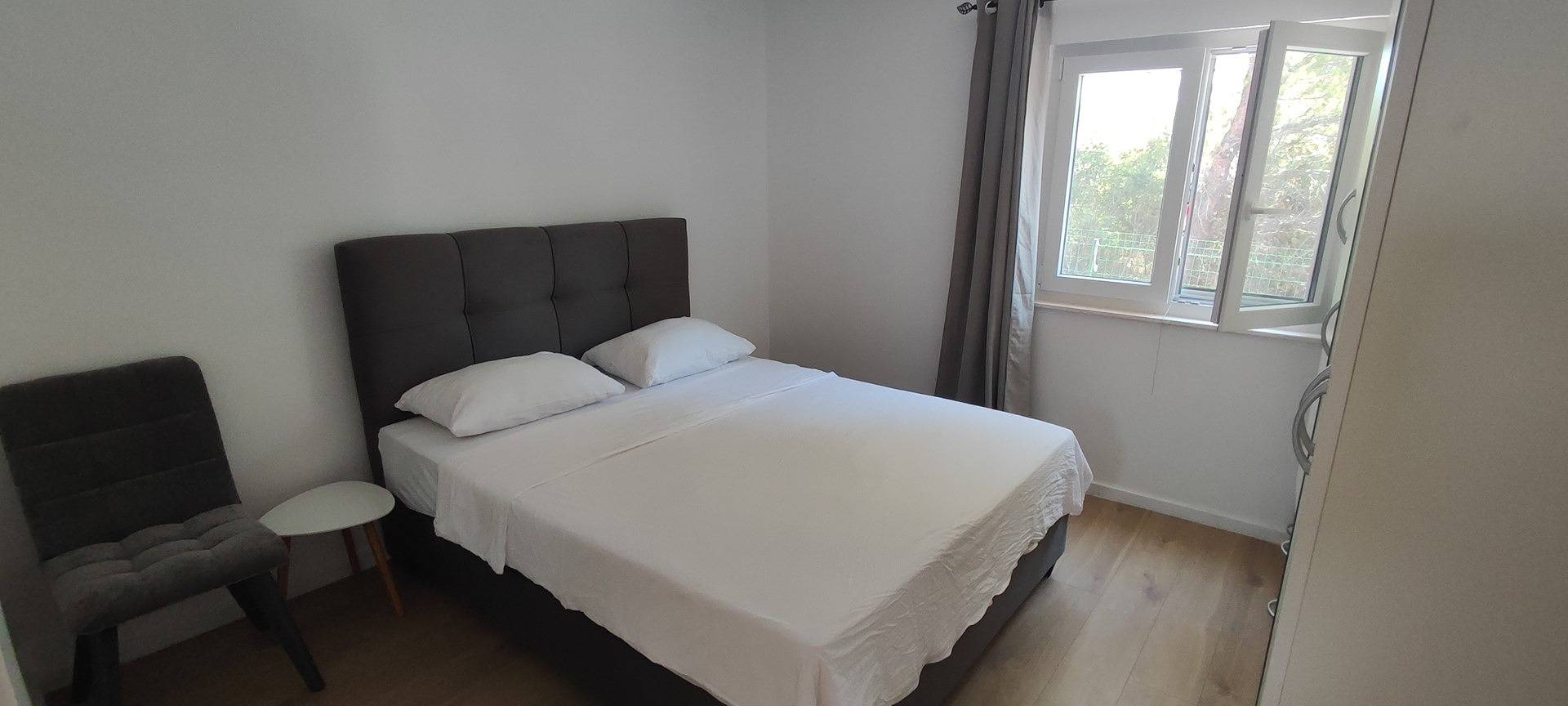 Cały apartament, One-bedroom apartment by the sea in Grebastica, Żupania szybenicko-knińska