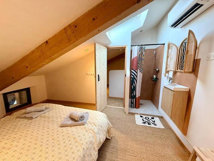 Location de vacances pour 8 personnes, avec terrasse et jacuzzi à Saint-Paul-les-Fonts - 3