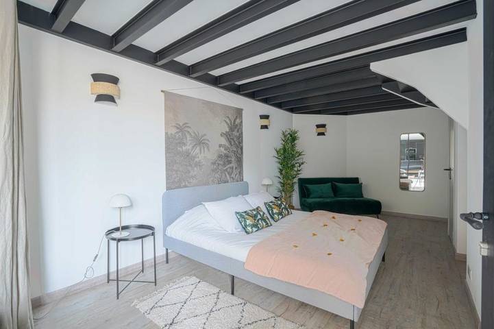 Gîte pour 11 personnes, avec terrasse dans Office De Tourisme De Montpellier - 3