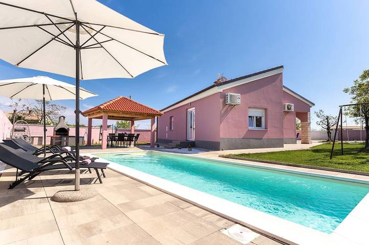 Villa für 5 Personen, mit Whirlpool und Garten sowie Terrasse, mit Haustier - 1