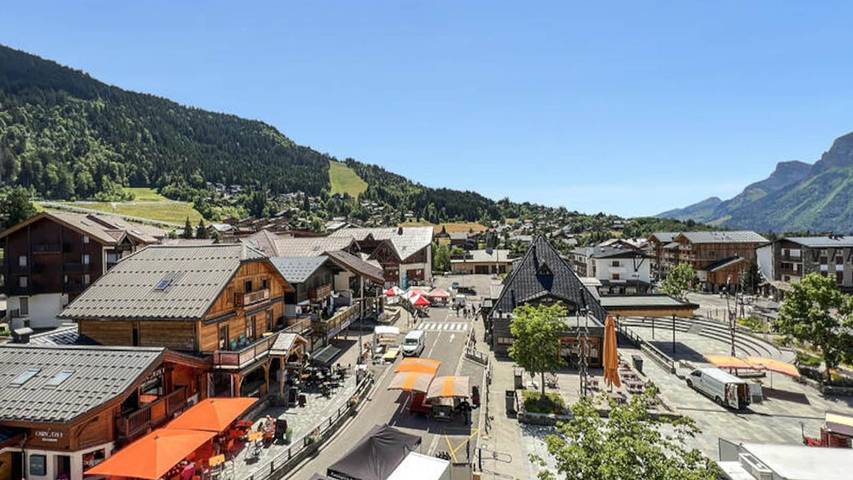 Gîte pour 9 personnes, avec balcon dans Office De Tourisme Des Carroz - 3