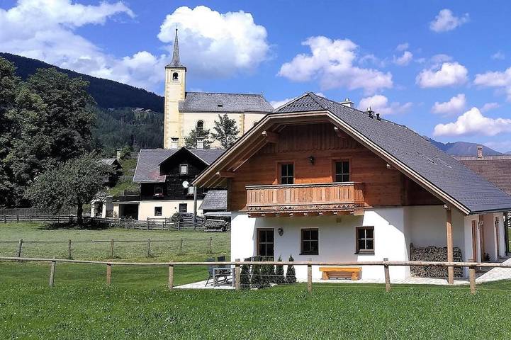 Chalet für 4 Personen, mit Balkon und Garten in Mauterndorf