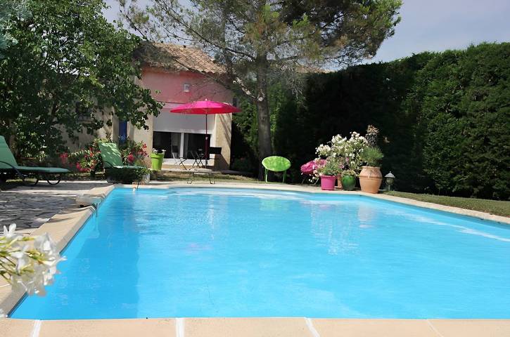 Chambre d’hôte pour 2 personnes, avec jardin et piscine à Rochefort-du-Gard