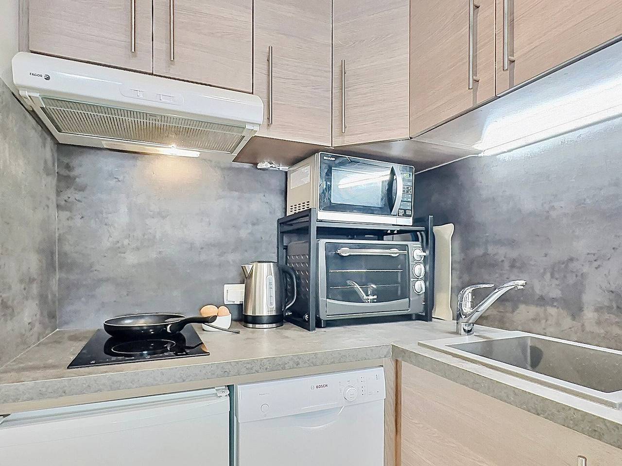 Ganze Wohnung, Renoviertes Studio, 4 Pers, nahe Zentrum und Pisten, Parkplatz, Wlan in Val-d'Isère, Nationalpark Vanoise