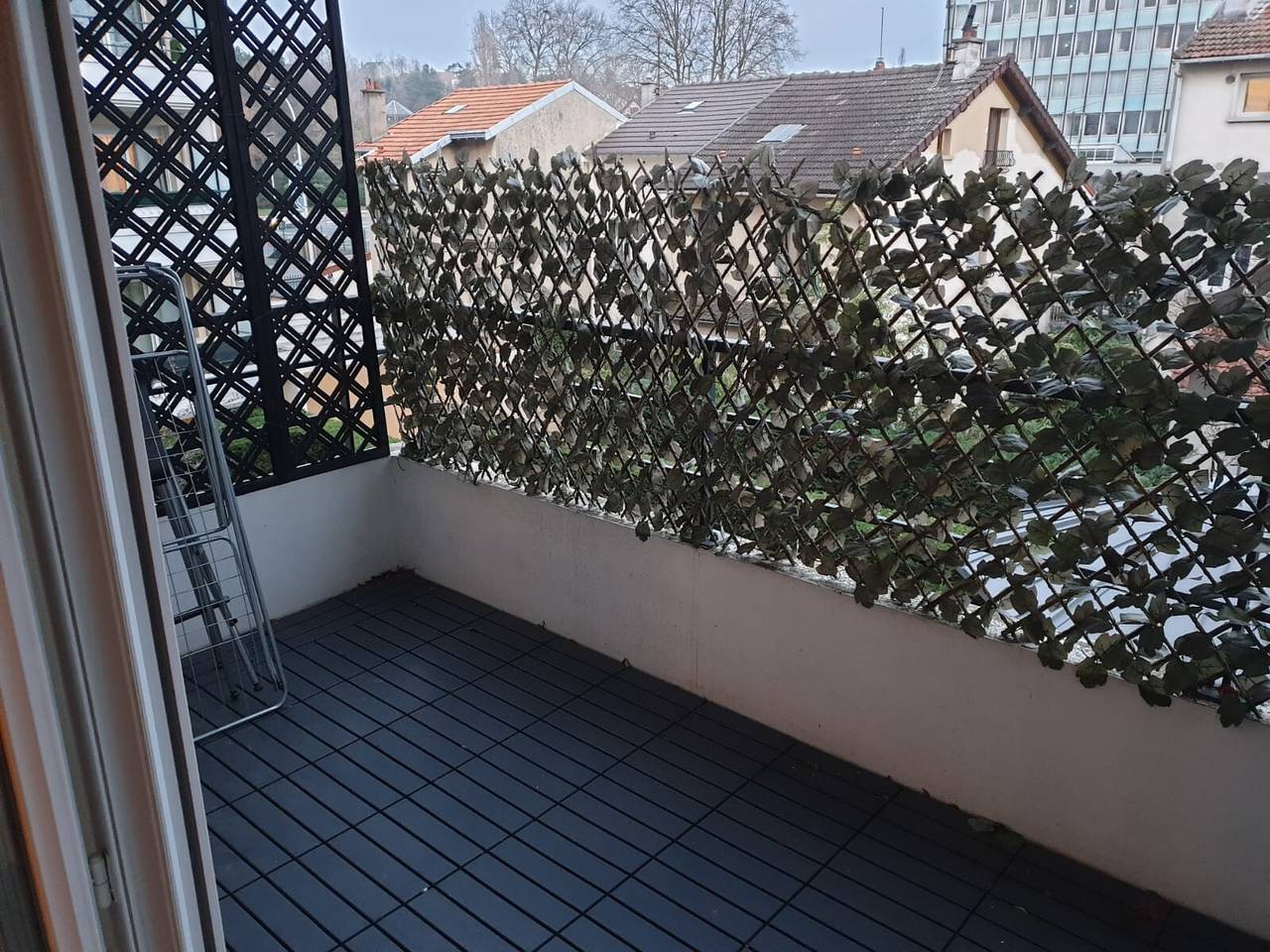 Studio entier, Studio 'Proche Rer E' avec balcon in Rosny-sous-Bois, Seine-Saint-Denis