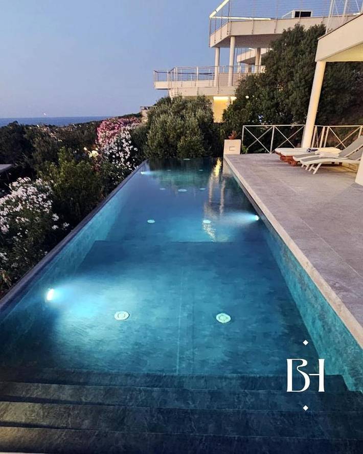Villa per 6 persone, con Balcone e Terrazza nonché Giardino e Piscina a Porto Cervo