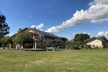 Gîte pour 4 personnes, avec jardin et piscine à Romenay