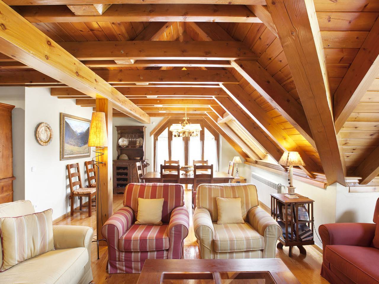 Apartamento entero, Encantador dúplex en la montaña en Salardú, cerca de Baqueira Beret, chimenea, incluye estacionamiento in Salardú, Alto Arán