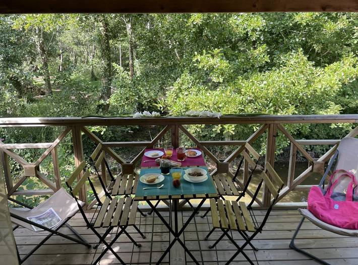 Mobil home pour 4 personnes, avec jardin