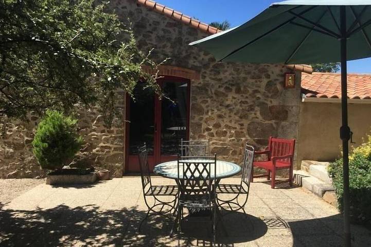 Gîte pour 4 personnes, avec Terrasse et Jardin