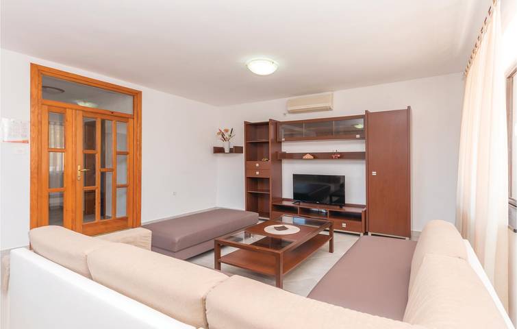 Ferienhaus für 10 Personen, mit Terrasse in Bibinje - 4