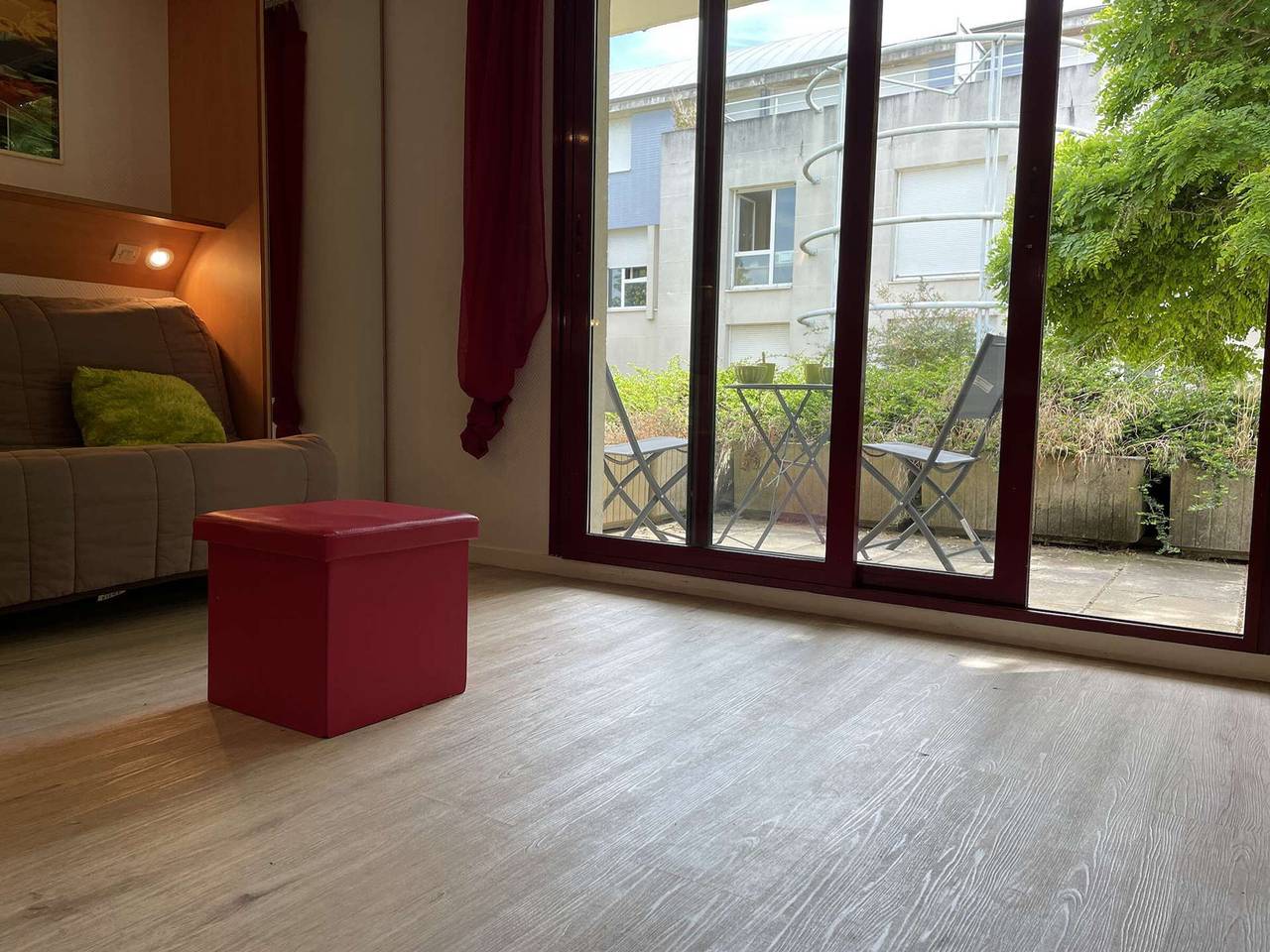 Entire apartment, Studio 2 pers, Minimes Residence with pool access July/August in La Rochelle, La Rochelle region