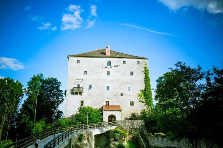 Hostel für 2 Personen, mit Terrasse und Garten sowie Ausblick in Saldenburg