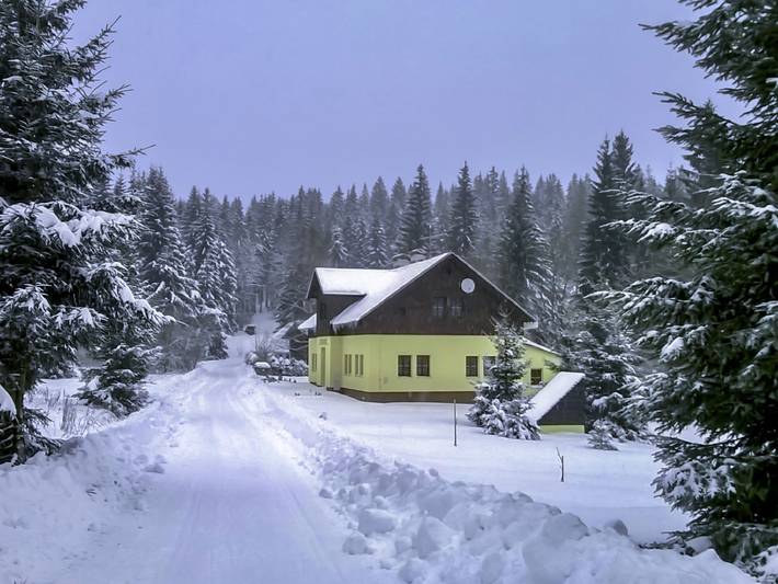 Ferienhaus für 23 Personen, mit Garten und Terrasse in Nordböhmen