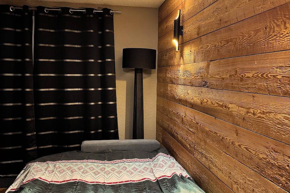 Entire apartment, Superb mountain studio (3-star rating) in La Morte, Écrins National Park