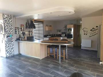 Gîte pour 8 personnes, avec jardin et terrasse, animaux acceptés à Mauron