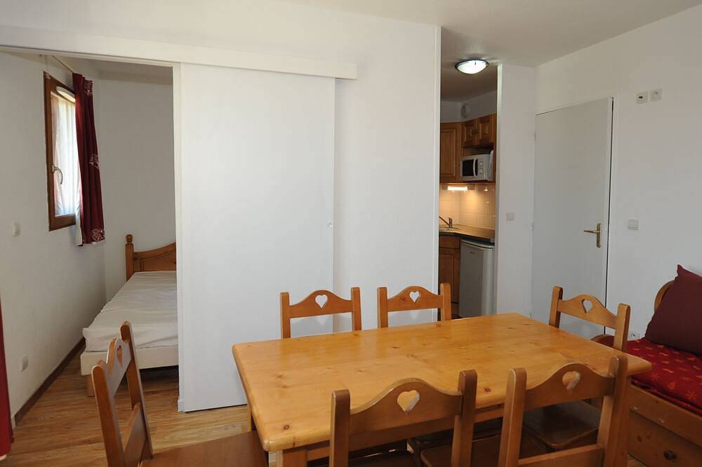 Appartement entier, Résidence le Bois de la reine*** - Appartement 2 pièces cabine 4/6 personnes in Lac Pavin, Besse-et-Saint-Anastaise