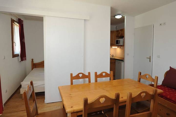 Gîte pour 6 personnes, avec sauna et piscine ainsi que jardin et balcon dans Lac Pavin - 2